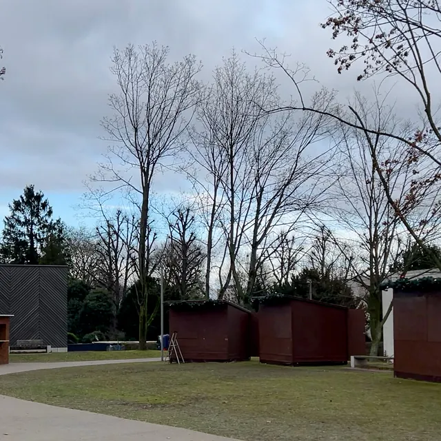 Nur die Buden stehen noch auf der Wiese vor der Immanuel-Kirche